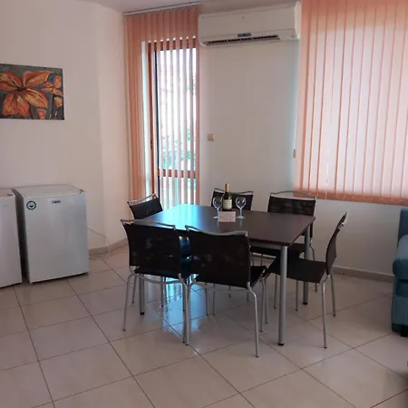 съни бей Apartamento *